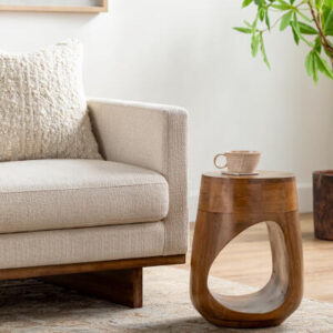 Isiri Isiri Drink Table